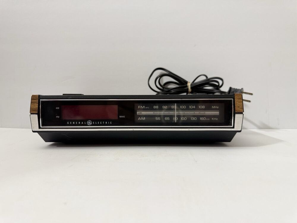 GE General Electric AM FM Alarm Clock Radio Woodgrain Vintage Tested Working!